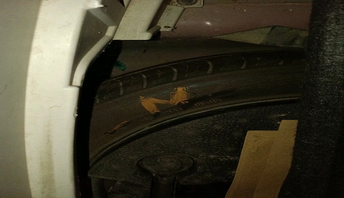 2019 Mahindra XUV300 W8 (O) 1.2 PETROL, Petrol, Manual, 63,796 km, tyre