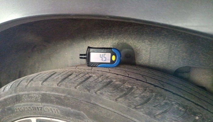 2019 Mahindra XUV300 W8 (O) 1.2 PETROL, Petrol, Manual, 63,796 km, tyre