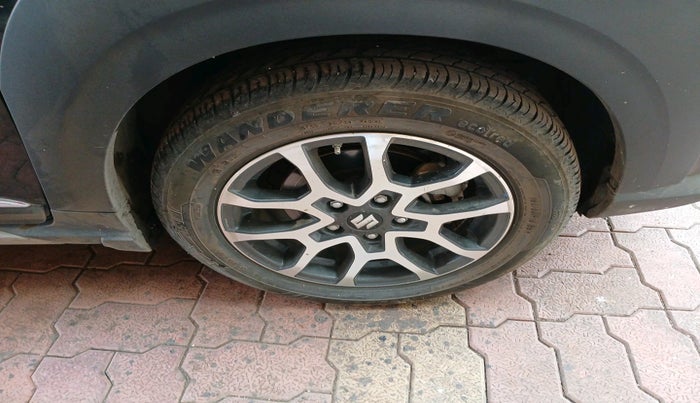 2024 Maruti XL6 ALPHA PLUS MT, Petrol, Manual, 11,130 km, tyre