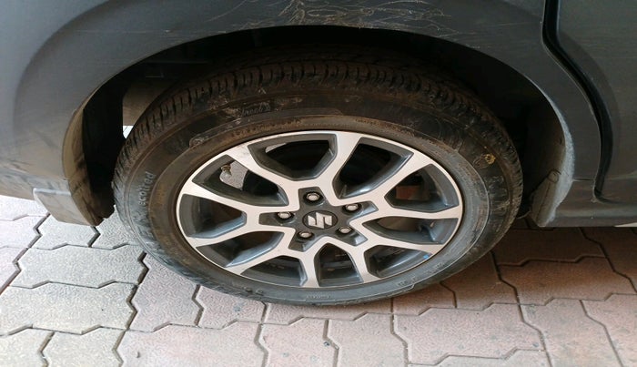 2024 Maruti XL6 ALPHA PLUS MT, Petrol, Manual, 11,130 km, tyre