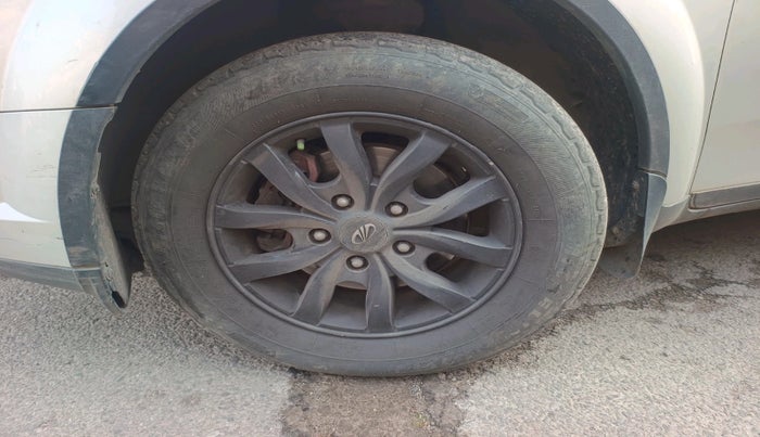 2015 Mahindra XUV500 W8, Diesel, Manual, 1,01,662 km, tyre