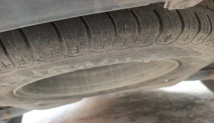 2015 Mahindra XUV500 W8, Diesel, Manual, 1,01,662 km, tyre