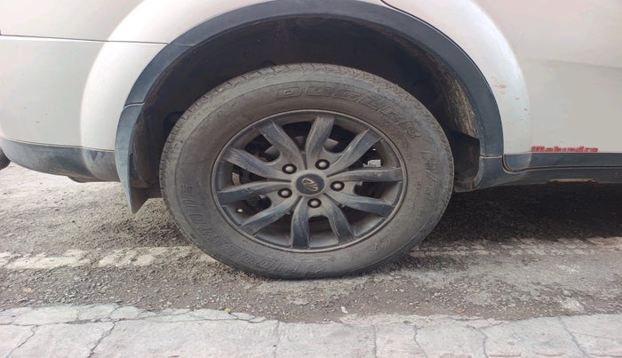 2015 Mahindra XUV500 W8, Diesel, Manual, 1,01,662 km, tyre