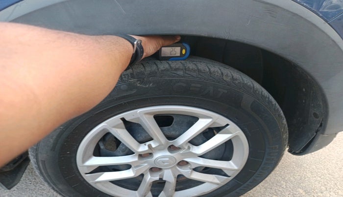 2019 Renault TRIBER RXT, Petrol, Manual, 41,453 km, tyre