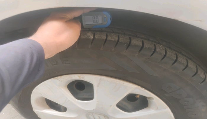 2015 Maruti Ritz VXI, Petrol, Manual, 88,377 km, tyre