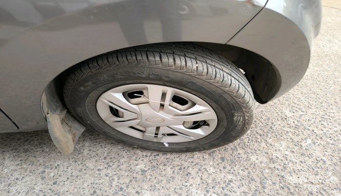 2018 Datsun Redi Go A, Petrol, Manual, 1,32,854 km, tyre