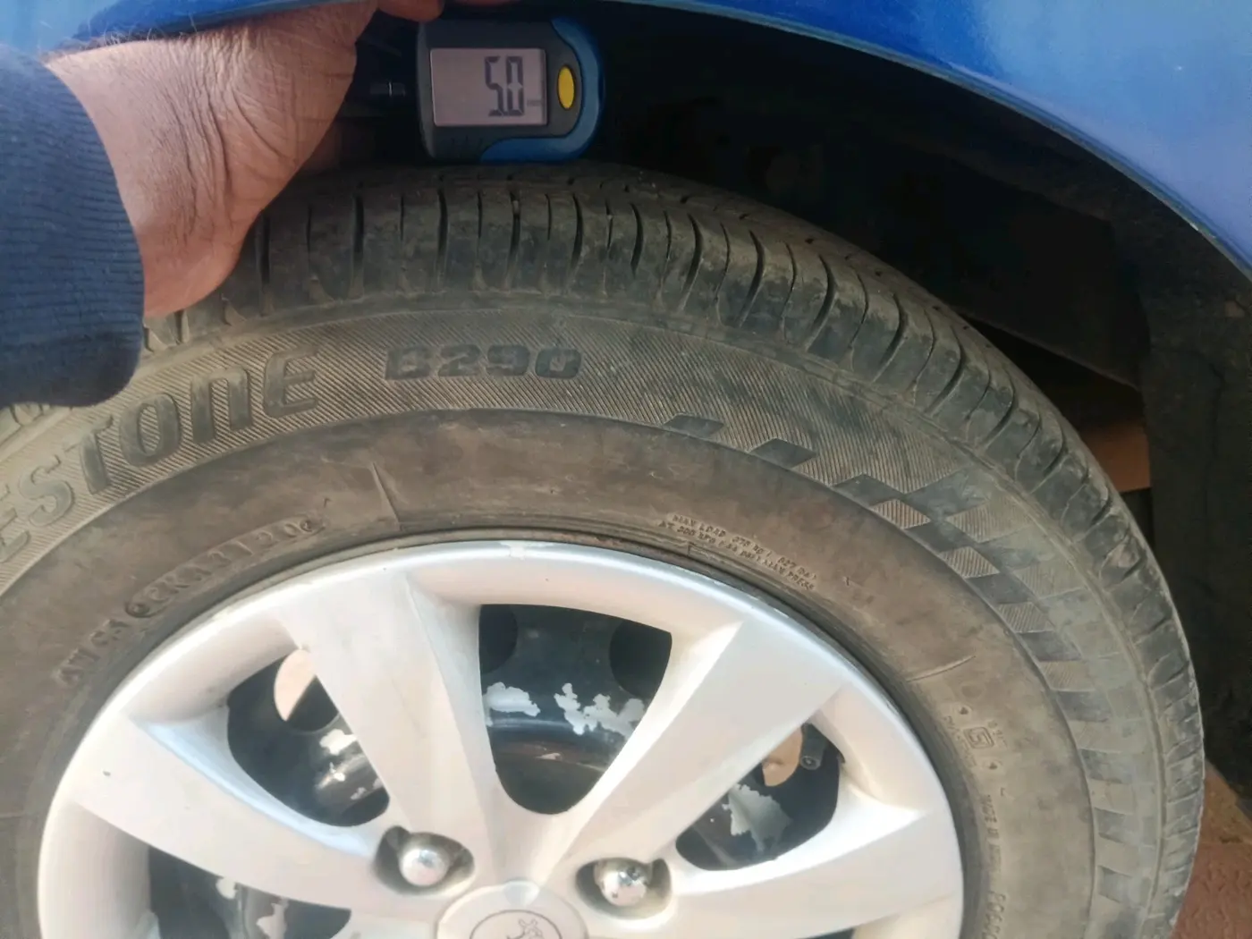2014 Hyundai Eon ERA +, Petrol, Manual, 69,465 km, tyre