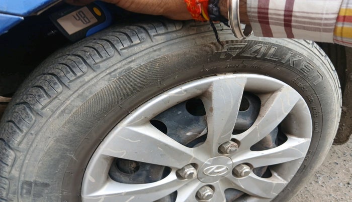 2012 Hyundai Eon MAGNA +, Petrol, Manual, 73,104 km, tyre