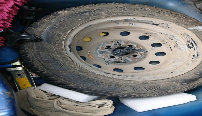 2012 Hyundai Eon MAGNA +, Petrol, Manual, 73,104 km, tyre