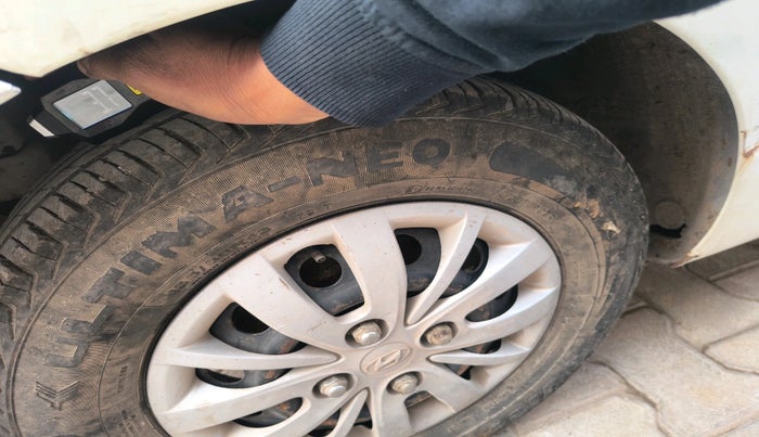 2013 Hyundai i10 SPORTZ 1.2, Petrol, Manual, 43,288 km, tyre