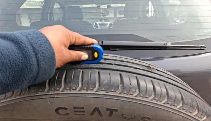 2014 Ford Ecosport AMBIENTE 1.5L PETROL, Petrol, Manual, 1,06,815 km, tyre