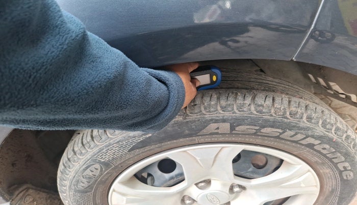 2014 Ford Ecosport AMBIENTE 1.5L PETROL, Petrol, Manual, 1,06,815 km, tyre