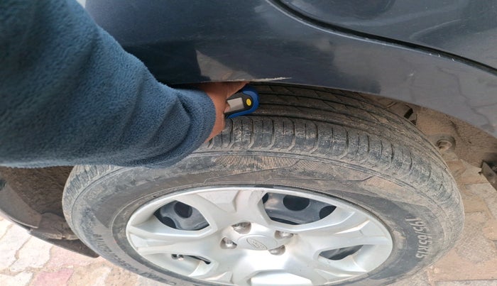 2014 Ford Ecosport AMBIENTE 1.5L PETROL, Petrol, Manual, 1,06,815 km, tyre