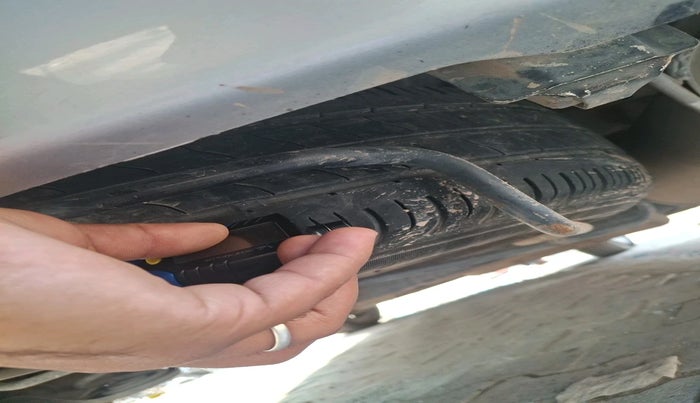 2017 Maruti Ertiga VDI SHVS, Diesel, Manual, 2,30,832 km, tyre