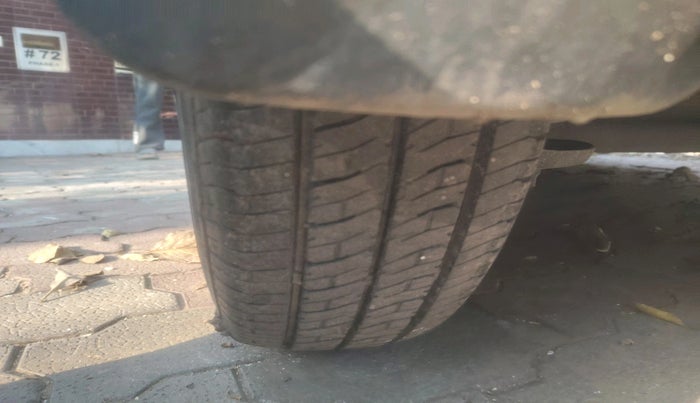 2012 Hyundai i10 MAGNA 1.1, Petrol, Manual, 63,888 km, tyre