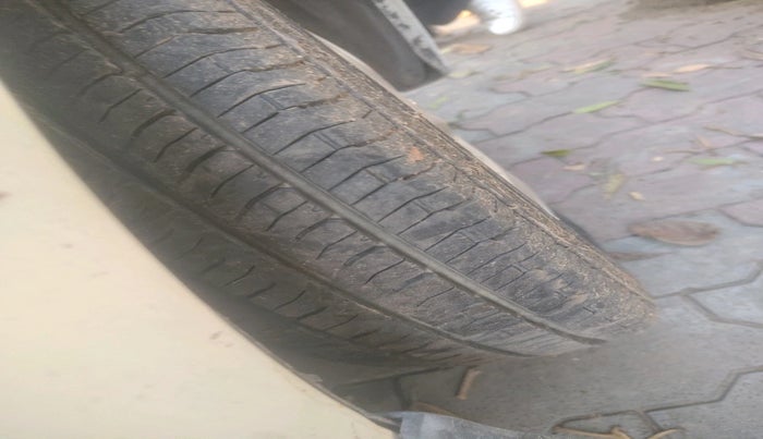 2012 Hyundai i10 MAGNA 1.1, Petrol, Manual, 63,888 km, tyre