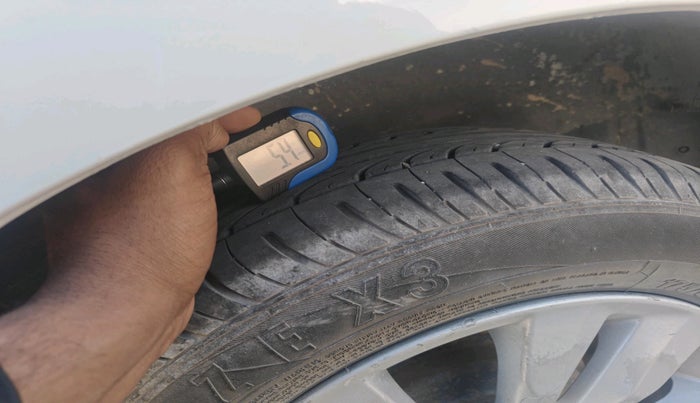 2013 Honda City 1.5L I-VTEC V MT, Petrol, Manual, 1,71,482 km, tyre