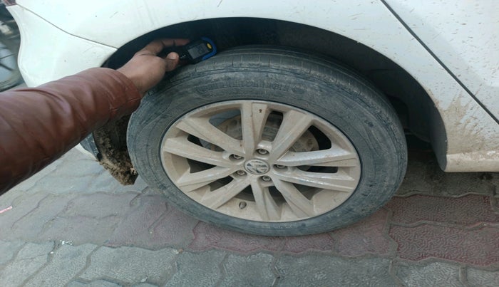 2013 Volkswagen Polo HIGHLINE DIESEL, Diesel, Manual, 1,01,256 km, tyre