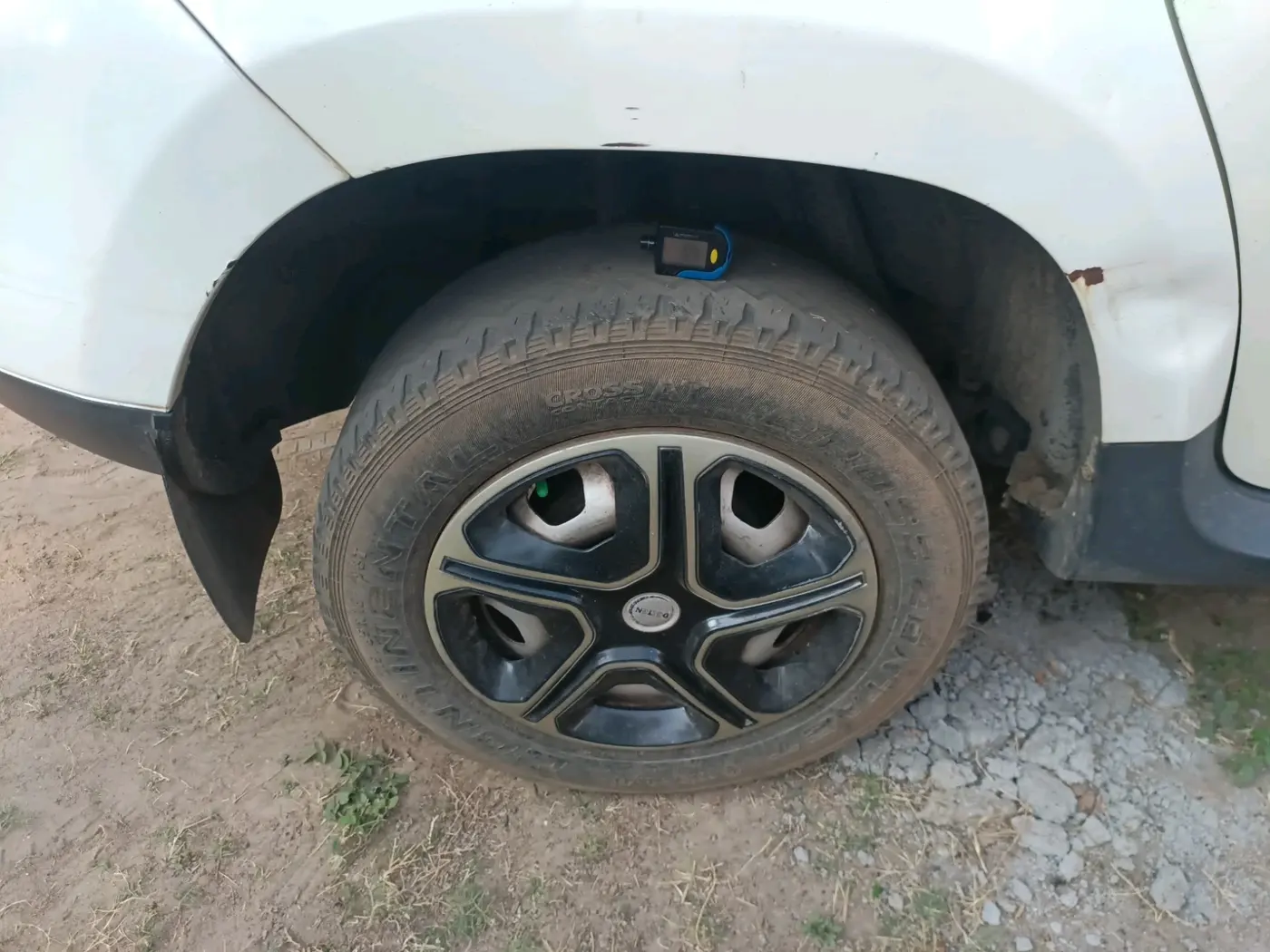2015 Renault Duster 85 PS RXE DIESEL, Diesel, Manual, 2,53,808 km, tyre