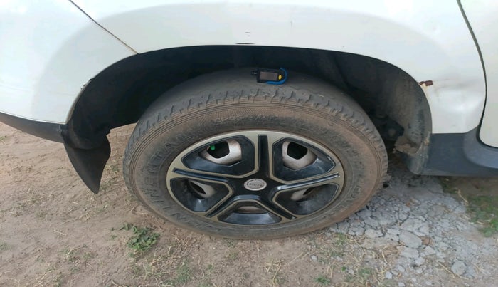 2015 Renault Duster 85 PS RXE DIESEL, Diesel, Manual, 2,53,808 km, tyre