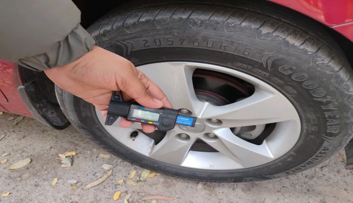 2013 Hyundai New Elantra 1.8 SX AT VTVT, Petrol, Automatic, 52,723 km, tyre