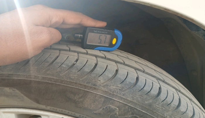 2014 Maruti Ciaz ZXI, Petrol, Manual, 1,26,942 km, tyre