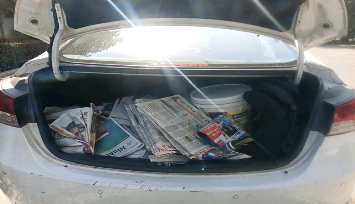 2015 Hyundai New Elantra 1.8 S VTVT, Petrol, Manual, 48,600 km, tyre