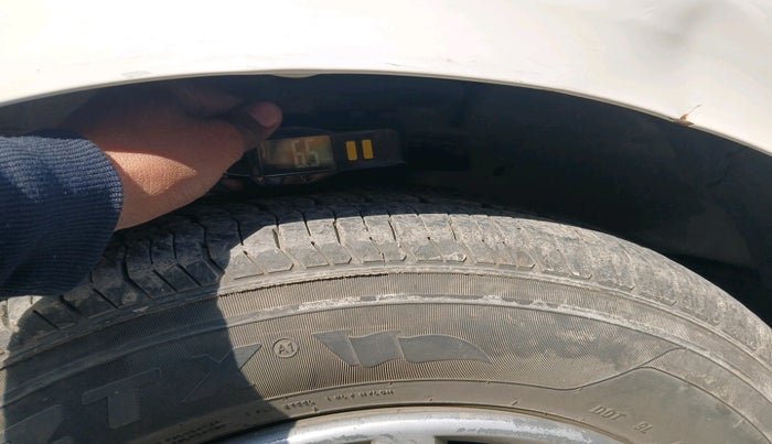 2011 Maruti Ritz VXI, Petrol, Manual, 61,900 km, tyre