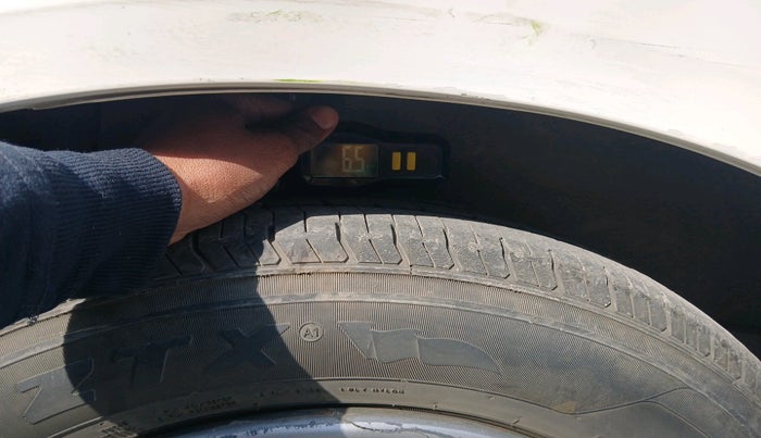 2011 Maruti Ritz VXI, Petrol, Manual, 61,900 km, tyre