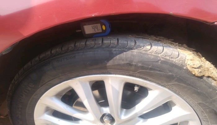 2011 Toyota Etios Liva VX, Petrol, Manual, 1,02,917 km, tyre