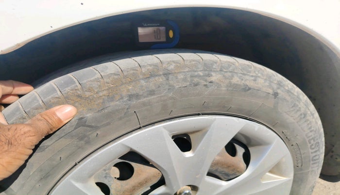 2014 Hyundai Grand i10 SPORTZ 1.1 CRDI, Diesel, Manual, 2,95,059 km, tyre