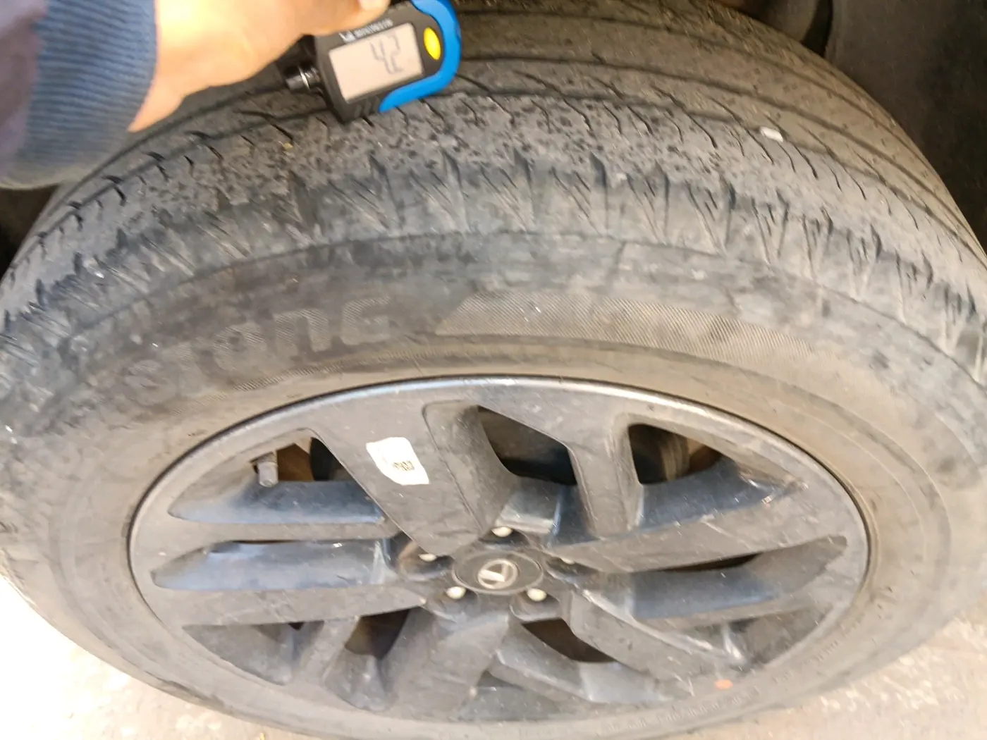2021 Tata Harrier XZA PLUS 2.0L, Diesel, Automatic, 72,658 km, tyre