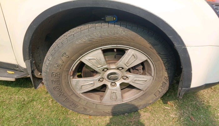 2015 Mahindra XUV500 W8, Diesel, Manual, 46,300 km, tyre