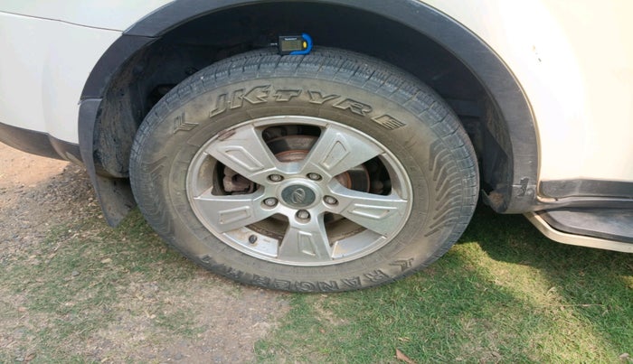 2015 Mahindra XUV500 W8, Diesel, Manual, 46,300 km, tyre