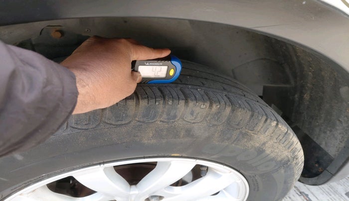 2016 Mahindra XUV500 W10, Diesel, Manual, 92,679 km, tyre