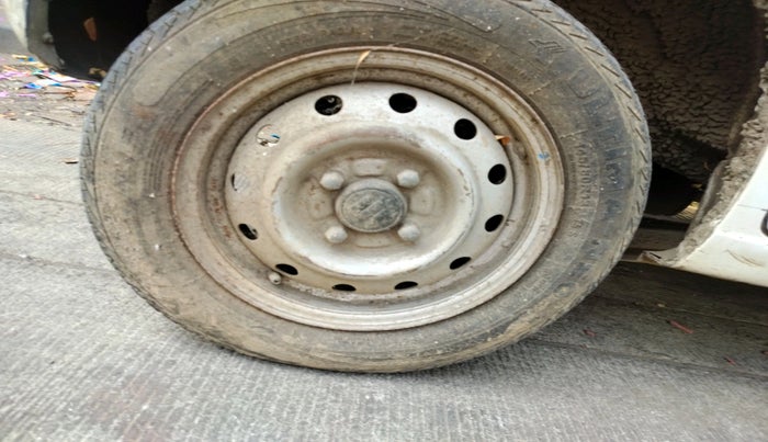 2016 Maruti Wagon R 1.0 LXI CNG, Petrol, Manual, 1,52,358 km, tyre