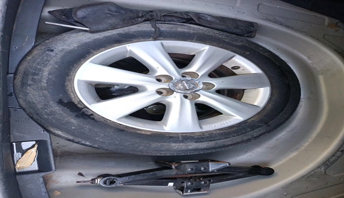 2011 Toyota Corolla Altis G PETROL, Petrol, Manual, 77,760 km, tyre