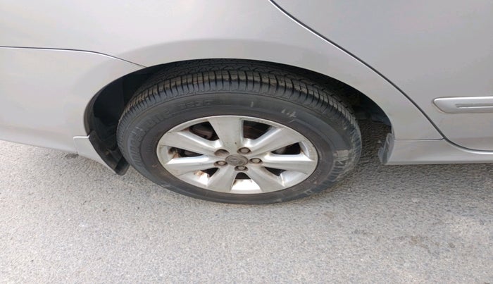 2011 Toyota Corolla Altis G PETROL, Petrol, Manual, 77,760 km, tyre