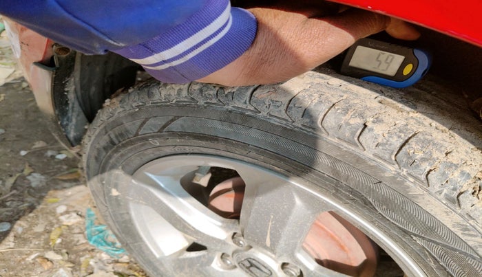 2012 Honda Jazz 1.2 L I-VTEC SELECT, Petrol, Manual, 1,44,605 km, tyre