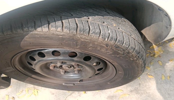 2012 Maruti SX4 VDI, Diesel, Manual, 1,30,274 km, tyre