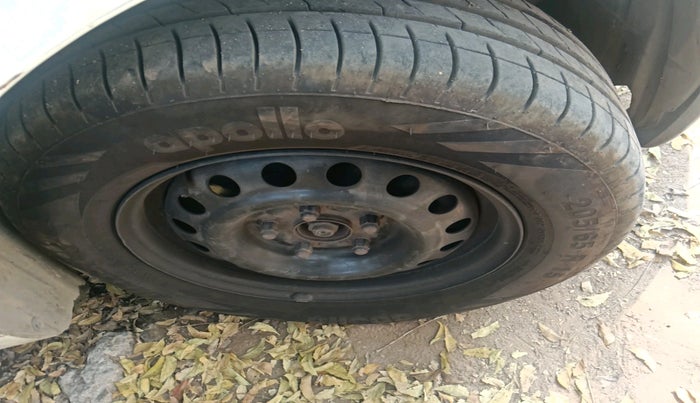 2012 Maruti SX4 VDI, Diesel, Manual, 1,30,274 km, tyre