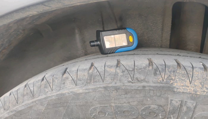 2018 Maruti S Cross ZETA 1.3, Diesel, Manual, 1,66,875 km, tyre