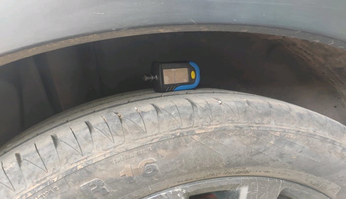 2018 Maruti S Cross ZETA 1.3, Diesel, Manual, 1,66,875 km, tyre