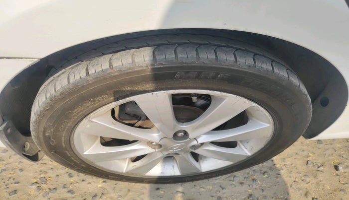 2011 Hyundai Verna FLUIDIC 1.6 CRDI SX OPT AT, Diesel, Automatic, 2,10,000 km, tyre