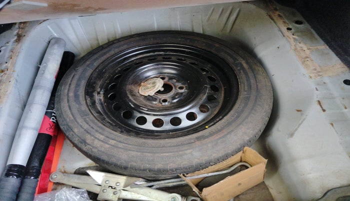 2015 Honda City 1.5L I-VTEC VX, Petrol, Manual, 1,22,687 km, tyre