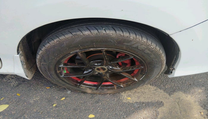 2015 Honda City 1.5L I-VTEC VX, Petrol, Manual, 1,22,687 km, tyre