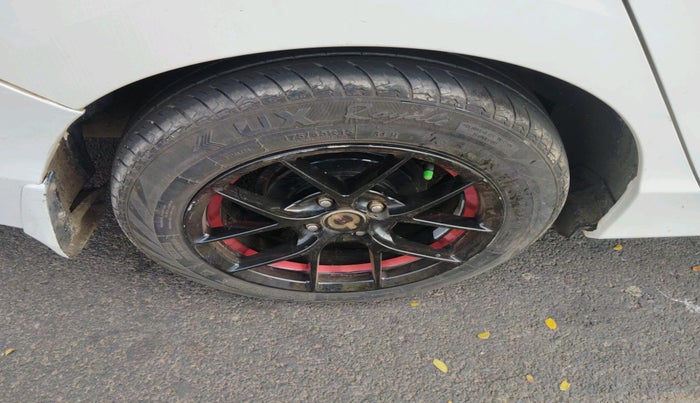 2015 Honda City 1.5L I-VTEC VX, Petrol, Manual, 1,22,687 km, tyre