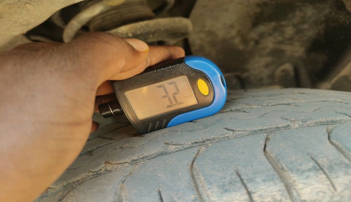 2016 Ford Ecosport TREND 1.5L PETROL, Petrol, Manual, 1,02,478 km, tyre