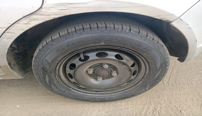 2011 Ford Figo ZXI 1.4 DIESEL, Diesel, Manual, 1,13,762 km, tyre