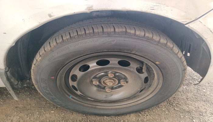 2011 Ford Figo ZXI 1.4 DIESEL, Diesel, Manual, 1,13,762 km, tyre